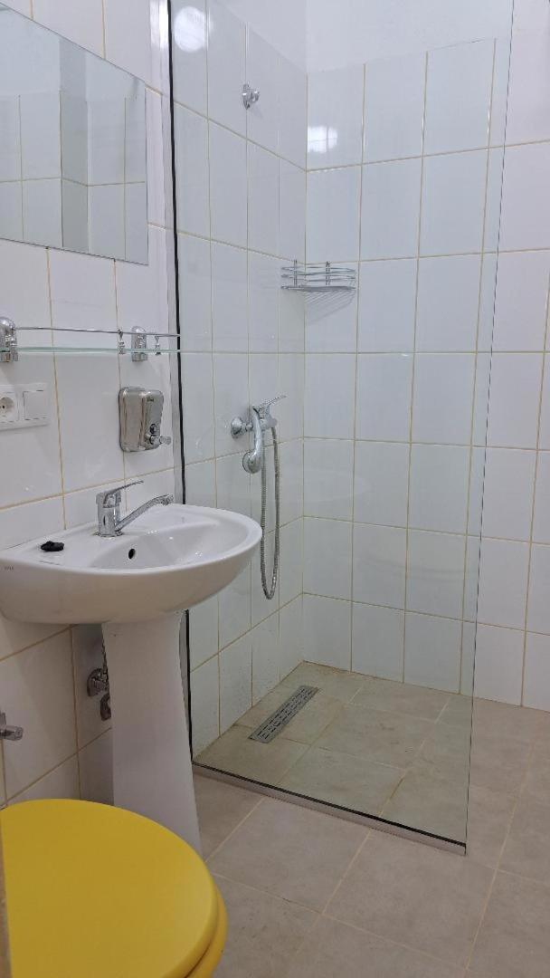 Gaestehaus Făgăraş Exteriör bild